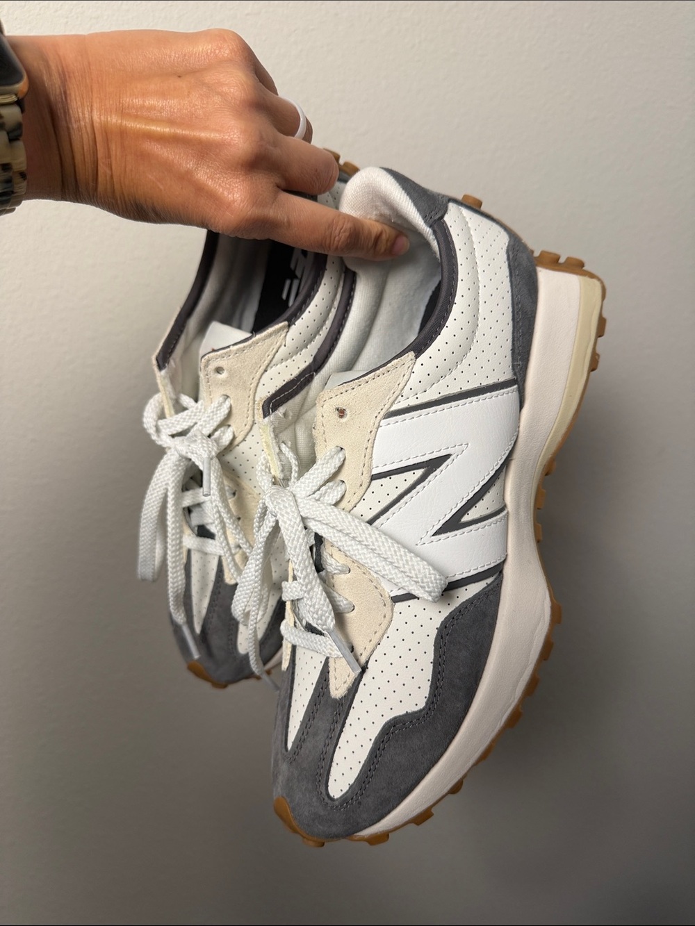 New Balance Women's White, Gray & Tan Retro Sneakers US 10.5